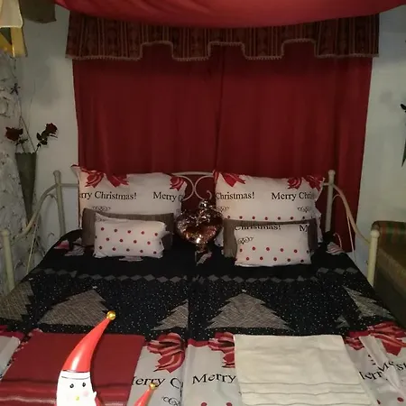 Povanszki Romatika Vendeghaz * Tarcal